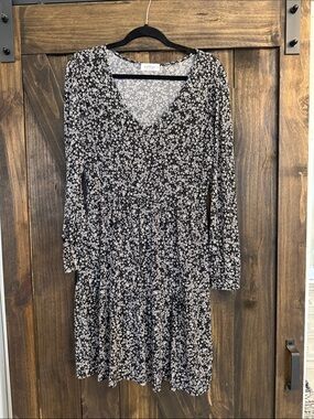 Greyson Black & White Floral V-Neck Long Sleeve Dress